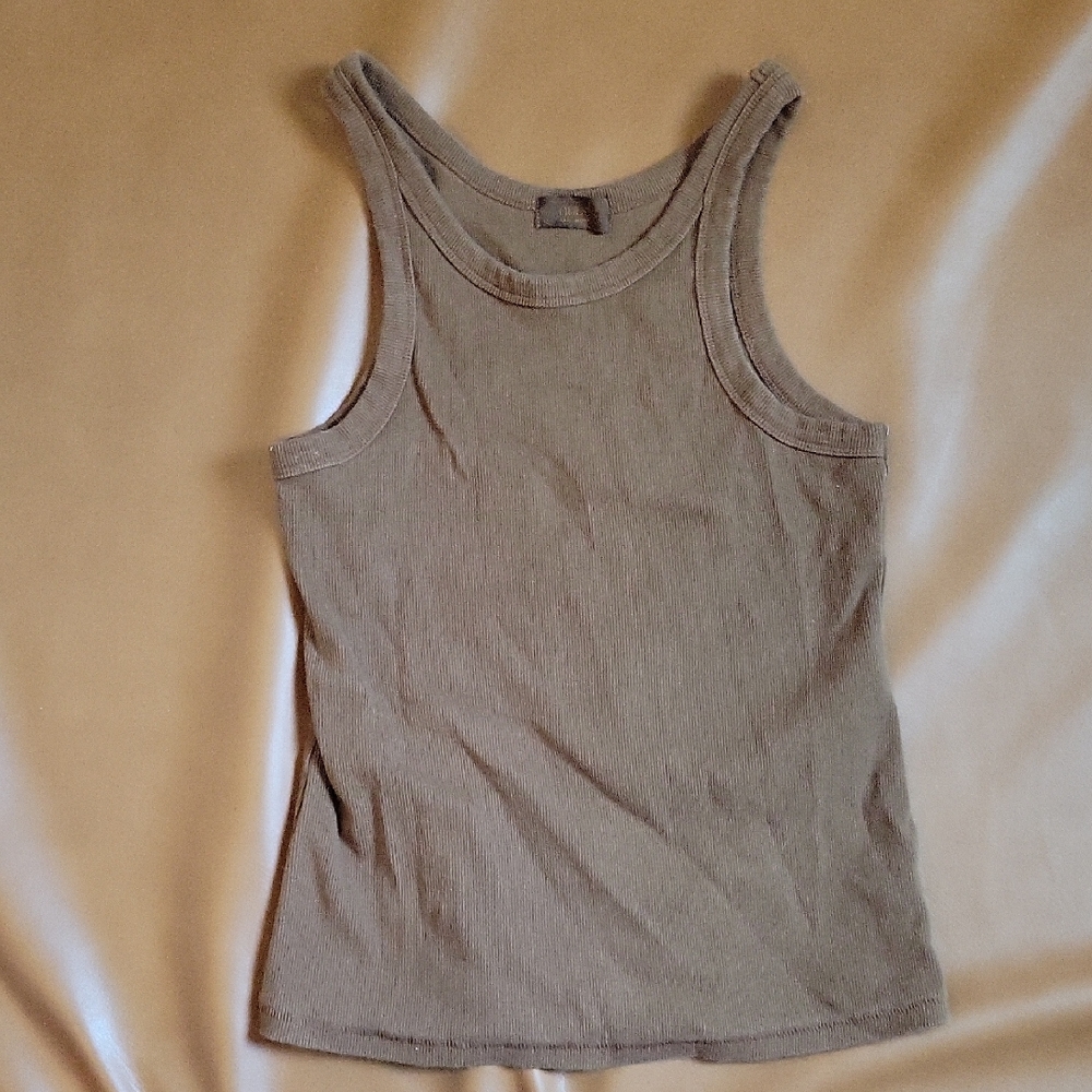 Nuuds - Essential Ribbed Tanktop - Picture 2 of 5